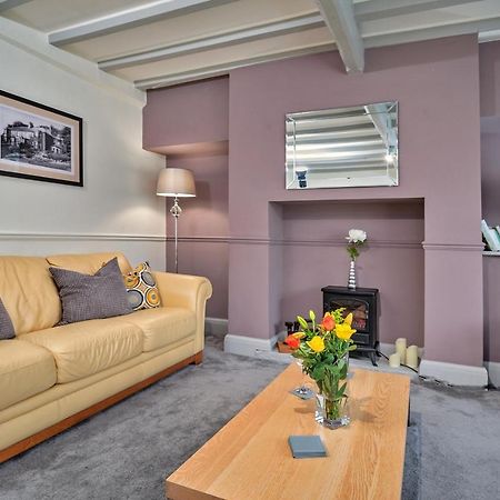 Finest Retreats - Cloggers Cottage Darley Kültér fotó