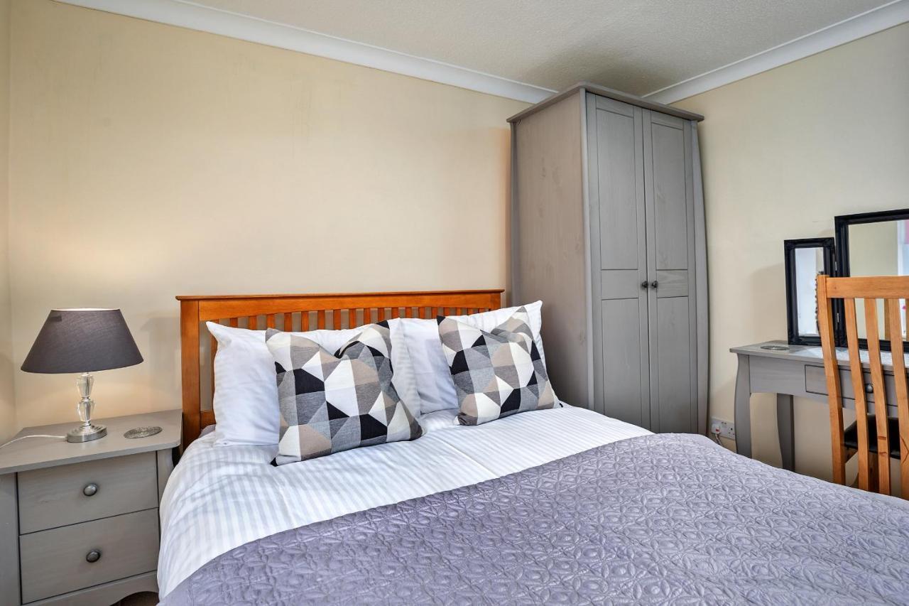 Finest Retreats - Cloggers Cottage Darley Kültér fotó